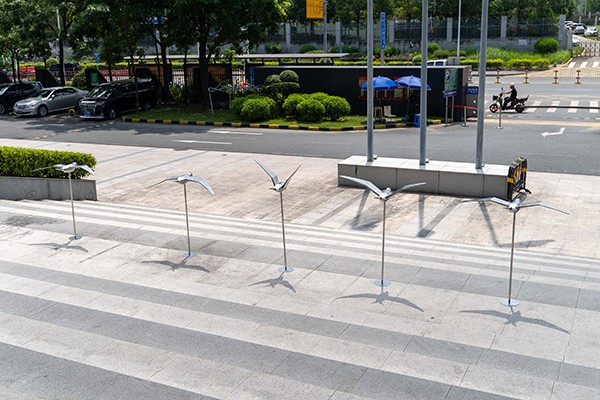 Custom Stainless Steel Flying Bird Sculptures for Outdoor Landscape, Steps, and Plaza Decoration
